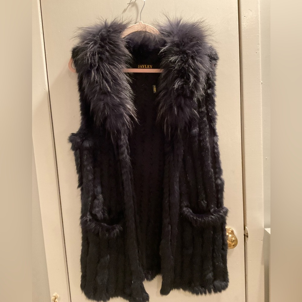 Vest -knit and fur in black and dark navy with highlights w/ removable neck